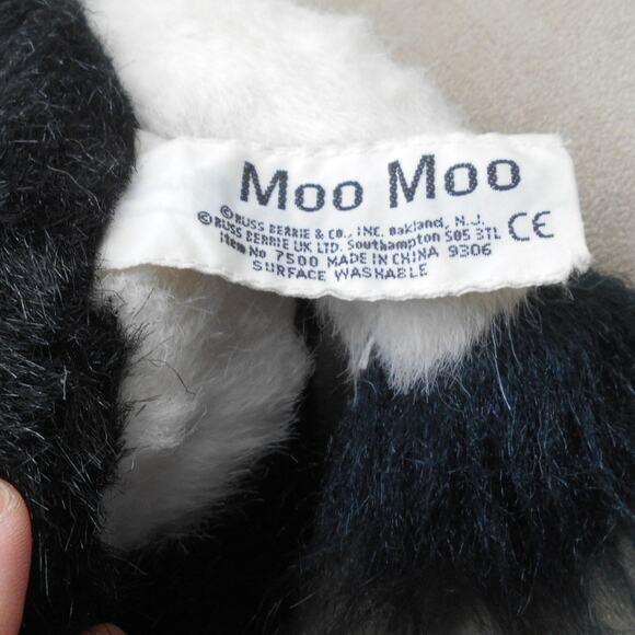 Vintage Russ Berrie Moo Moo Cow Plush MOOS 11" Holstein Cow - Picture 8 of 9